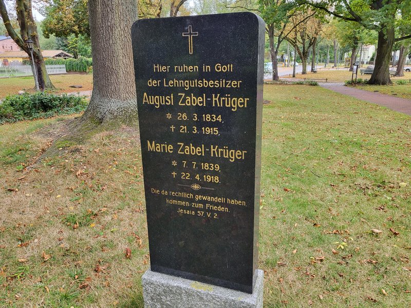 Grabstein August Zabel-Krüger und Marie Zabel-Krüger Grabstein August Zabel-Krüger und Marie Zabel-Krüger